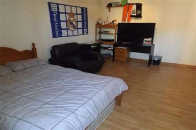  Image of 2 bedroom Flat to rent in Trades Lane Dundee DD1 at Dundee, DD1 3EW