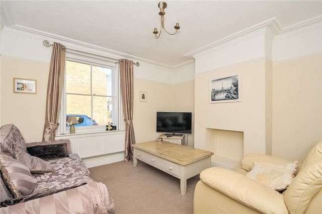  Image of 3 bedroom Terraced house to rent in Trinity Street Taunton TA1 at Trinity Street Taunton Somerset, TA1 3JG