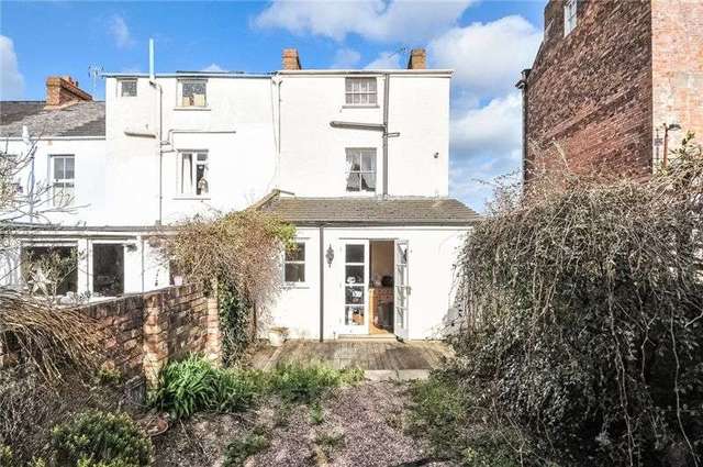  Image of 3 bedroom Terraced house to rent in Trinity Street Taunton TA1 at Trinity Street Taunton Somerset, TA1 3JG