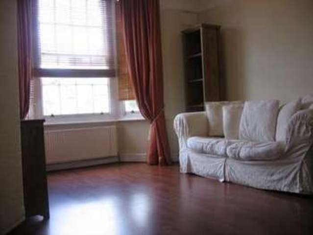  Image of 2 bedroom Flat to rent in Underhill Road London SE22 at Underhill Road  East Dulwich, SE22 0PB