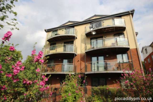  Image of 3 bedroom Apartment to rent in Upper Chorlton Road Old Trafford Manchester M16 at Upper Chorlton Road Chorlton Manchester, M16 7SH