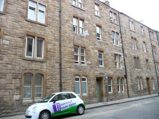  Image of 1 bedroom Terraced house to rent in Upper Grove Place Edinburgh EH3 at Edinburgh  Edinburgh, EH3 8AY