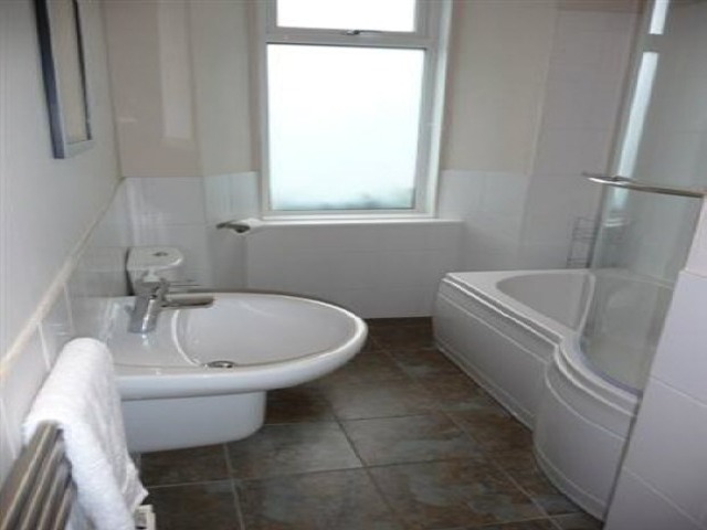  Image of 1 bedroom Terraced house to rent in Upper Grove Place Edinburgh EH3 at Edinburgh  Edinburgh, EH3 8AY