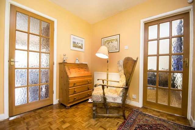  Image of 5 bedroom Detached house for sale in Valley Close Goring Reading RG8 at Goring on Thames, RG8 0AN