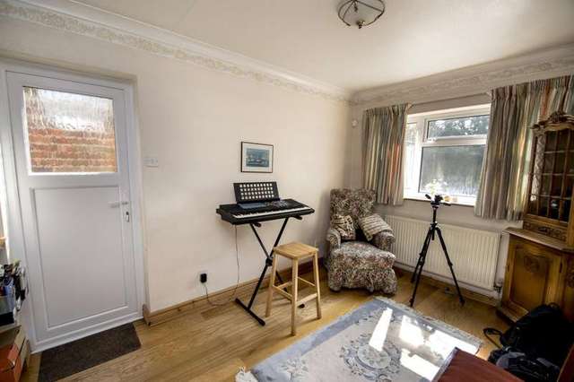  Image of 5 bedroom Detached house for sale in Valley Close Goring Reading RG8 at Goring on Thames, RG8 0AN