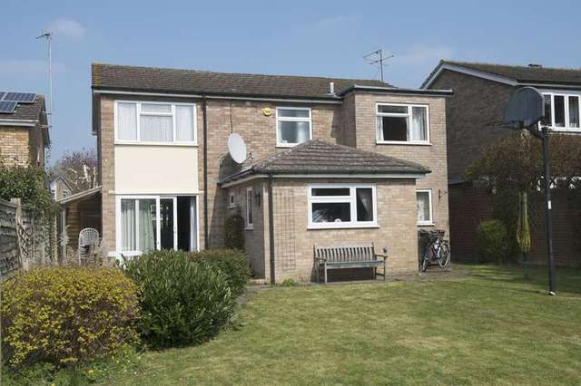  Image of 5 bedroom Detached house for sale in Valley Close Goring Reading RG8 at Goring on Thames, RG8 0AN