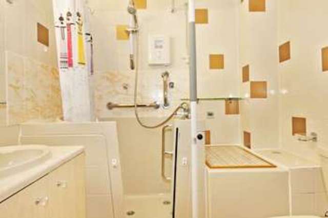  Image of 2 bedroom Retirement Property for sale in Beechwood Gardens Caterham CR3 at Beechwood Gardens  Caterham, CR3 6NR