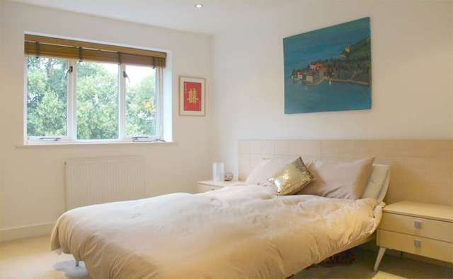  Image of 5 bedroom Detached house for sale in Valley Road Henley-on-Thames RG9 at Henley-On-Thames, RG9 1RL