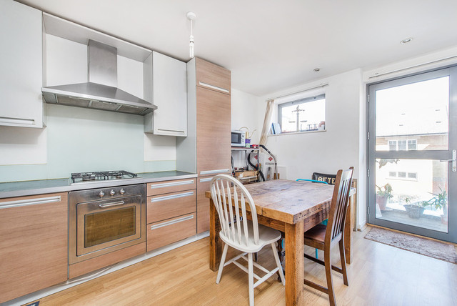  Image of 2 bedroom Apartment for sale in Varcoe Road London SE16 at Varcoe Road Surrey Quays London, SE16 3AD
