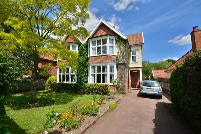  Image of 4 bedroom Detached house for sale in Victoria Road Diss IP22 at Victoria Road  Diss, IP22 4HE