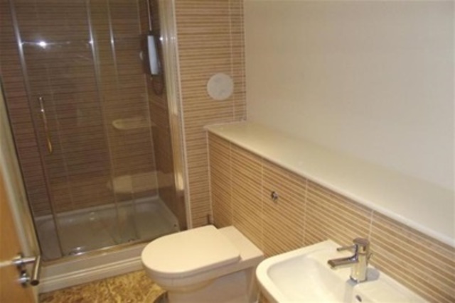  Image of 2 bedroom Flat to rent in Victoria Road Glasgow G42 at Govanhill Glasgow Glasgow, G42 7AB