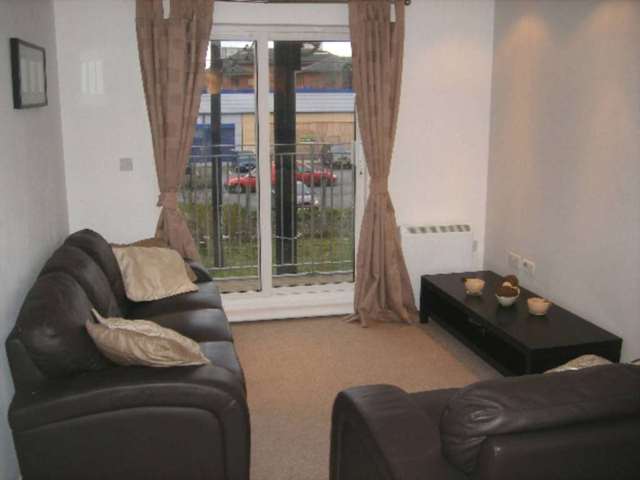  Image of 3 bedroom Apartment to rent in Elmira Way Salford M5 at Elmira Way Salford Quays Salford, M5 3DU