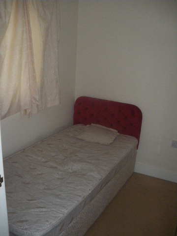  Image of 3 bedroom Semi-Detached house to rent in Waltheof Road Sheffield S2 at Sheffield, S2 1PE