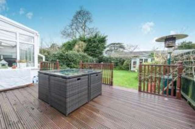  Image of 4 bedroom Detached house for sale in Oakfields Walton-on-Thames KT12 at Walton-on-Thames Surrey Walton-on-Thames, KT12 1EG