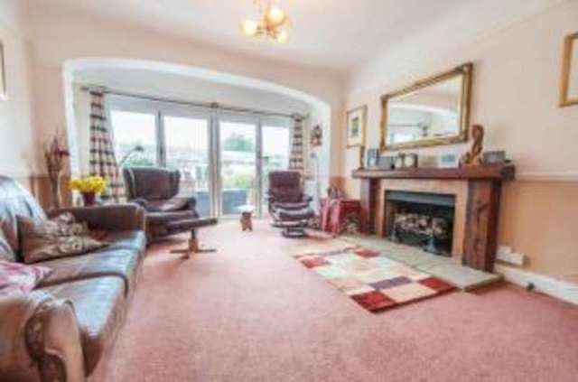 Image of 4 bedroom Detached house for sale in Oakfields Walton-on-Thames KT12 at Walton-on-Thames Surrey Walton-on-Thames, KT12 1EG