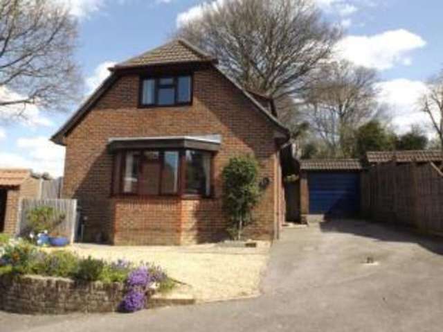  Image of 3 bedroom Bungalow for sale in Parker Gardens Waterlooville PO7 at Waterlooville Hampshire Purbrook, PO7 5DJ