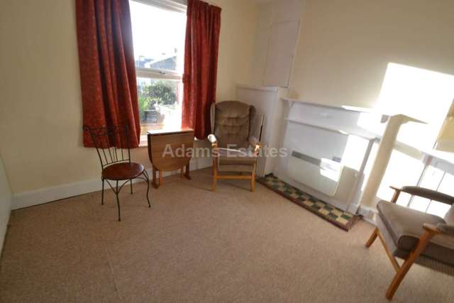  Image of 1 bedroom House Share to rent in Watlington Street Reading RG1 at Watlington Street  Reading, RG1 4RS
