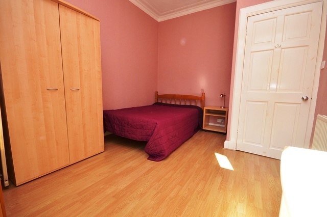  Image of 1 bedroom Flat to rent in Waverley Park Edinburgh EH8 at Abbeyhill Edinburgh Edinburgh, EH8 8ET
