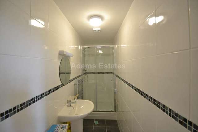  Image of 3 bedroom End of Terrace to rent in Waylen Street Reading RG1 at Waylen Street  Reading, RG1 7UP