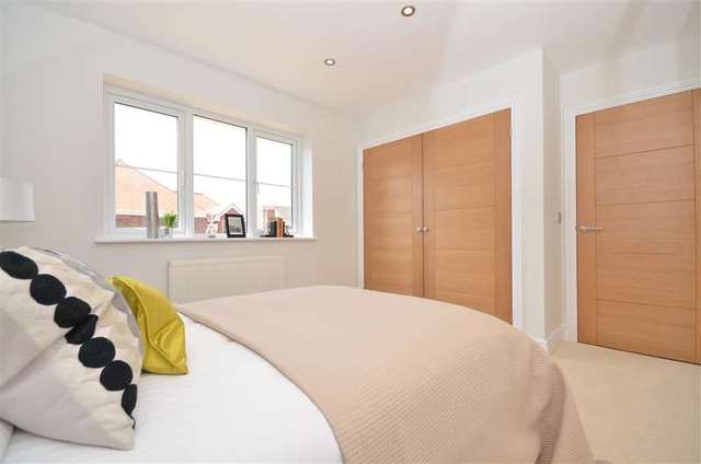  Image of 4 bedroom Detached house for sale in Wedgwood Way Cowplain Waterlooville PO8 at Cowplain Waterlooville Waterlooville, PO8 8RW