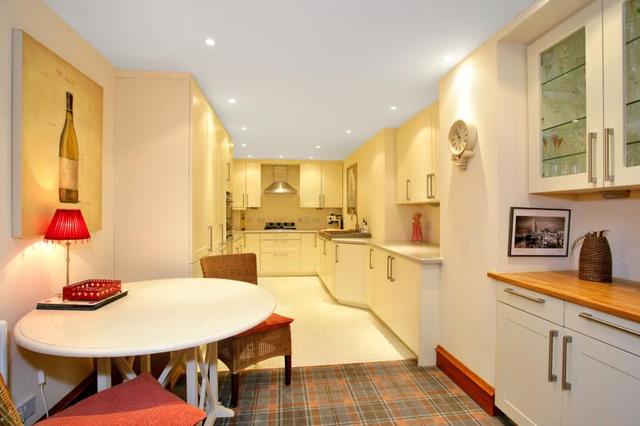  Image of 2 bedroom Flat to rent in North Deeside Road Cults Aberdeen AB15 at Cults Aberdeen Aberdeen, AB15 9PB