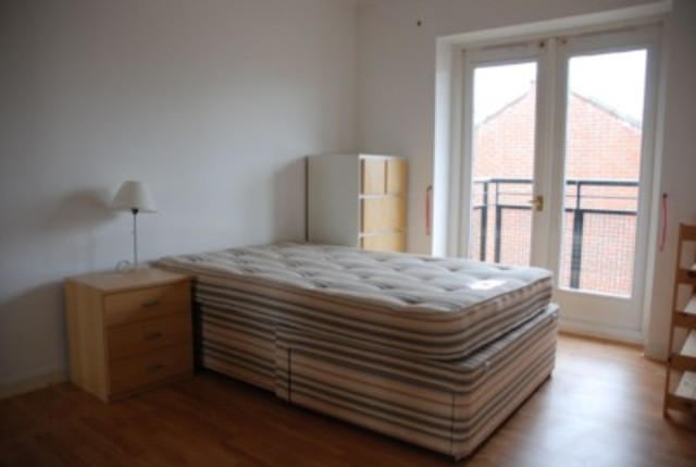  Image of 2 bedroom Flat to rent in Wesley Avenue London E16 at Wesley  Avenue North Woolwich London, E16 1SR