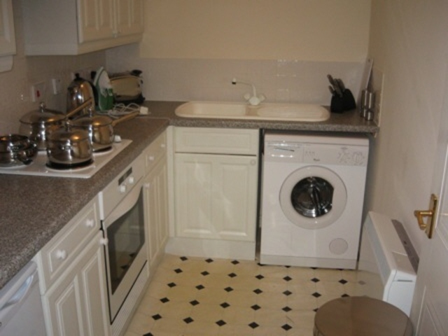  Image of 2 bedroom Flat to rent in West Street Paisley PA1 at Paisley Renfrewshire Renfrewshire, PA1 2UJ