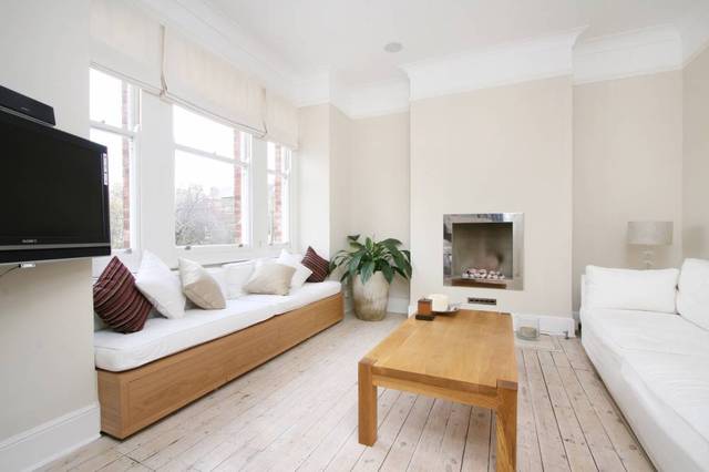  Image of 2 bedroom Maisonette to rent in Western Lane London SW12 at Western Lane  London, SW12 8JS