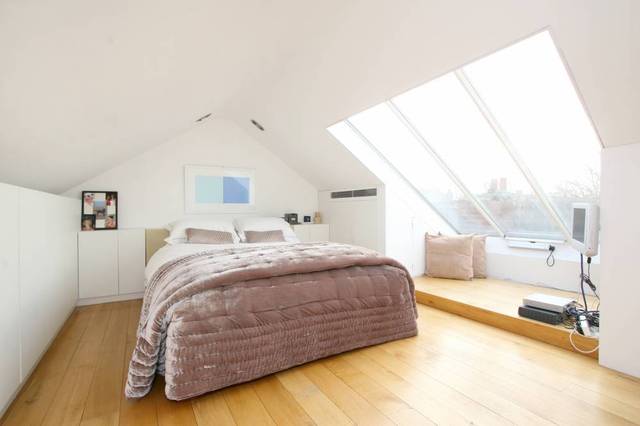  Image of 2 bedroom Maisonette to rent in Western Lane London SW12 at Western Lane  London, SW12 8JS