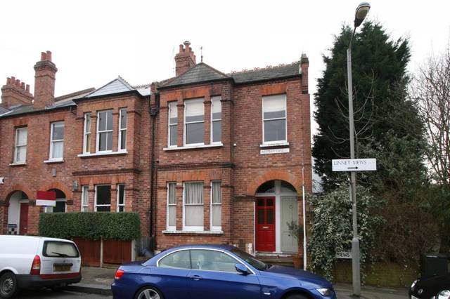  Image of 2 bedroom Maisonette to rent in Western Lane London SW12 at Western Lane  London, SW12 8JS