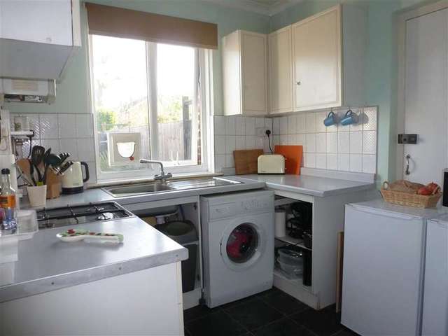  Image of 1 bedroom Ground Flat for sale in Westland Avenue Worthing BN14 at Worthing West Sussex Worthing, BN14 7LB