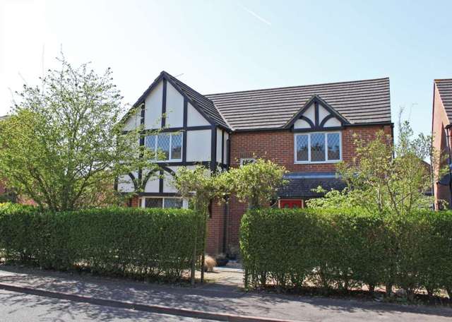  Image of 4 bedroom Detached house for sale in Westwater Way Didcot OX11 at Westwater Way  Didcot, OX11 7TY