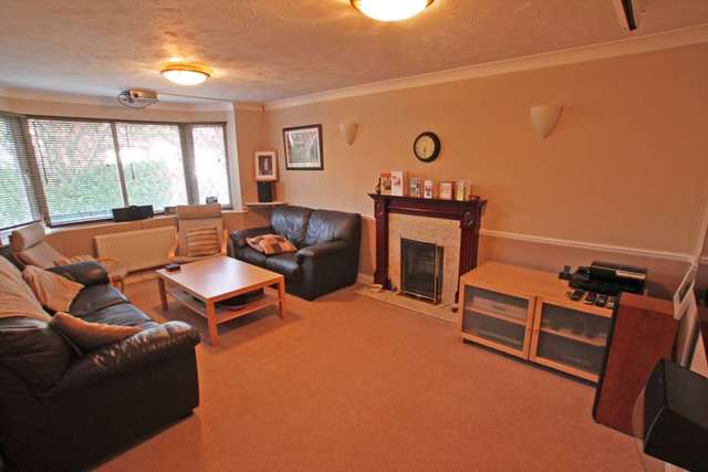  Image of 4 bedroom Detached house for sale in Westwater Way Didcot OX11 at Westwater Way  Didcot, OX11 7TY