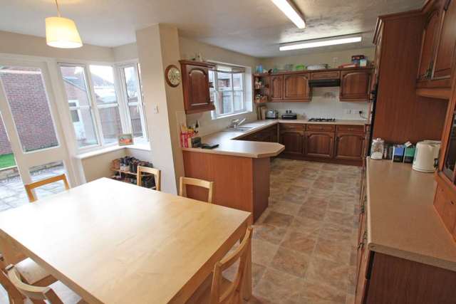  Image of 4 bedroom Detached house for sale in Westwater Way Didcot OX11 at Westwater Way  Didcot, OX11 7TY