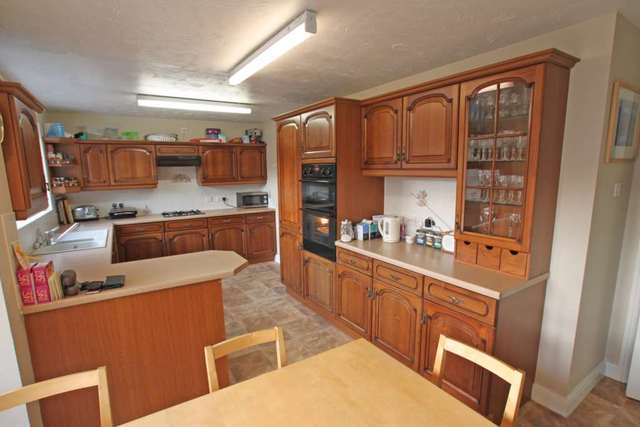  Image of 4 bedroom Detached house for sale in Westwater Way Didcot OX11 at Westwater Way  Didcot, OX11 7TY