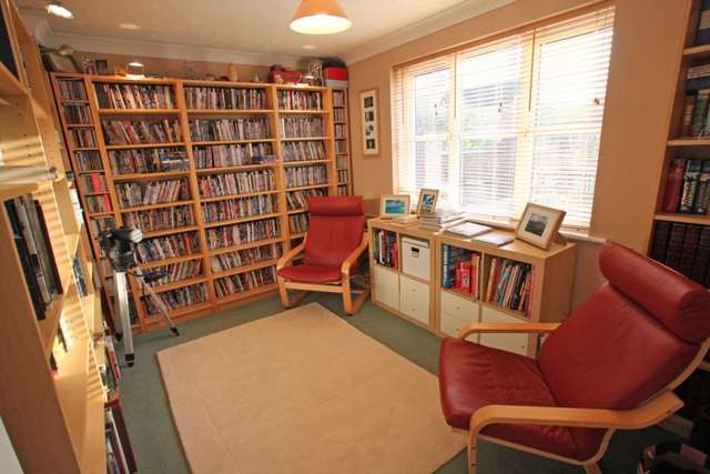  Image of 4 bedroom Detached house for sale in Westwater Way Didcot OX11 at Westwater Way  Didcot, OX11 7TY