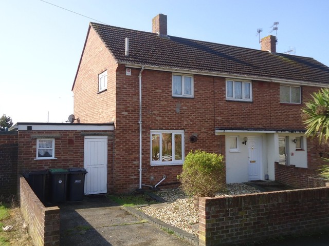  Image of 3 bedroom Semi-Detached house for sale in Weyhill Close Havant PO9 at Weyhill Close Leigh Park Havant, PO9 4PY
