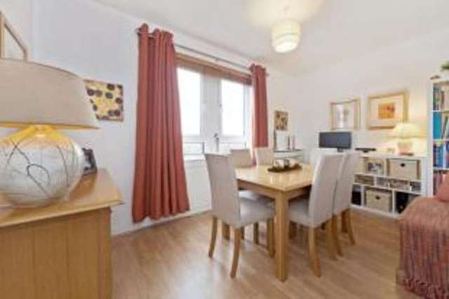  Image of 3 bedroom Flat for sale in Whirlie Road Crosslee Johnstone PA6 at Crosslee Houston Crosslee, PA6 7AL