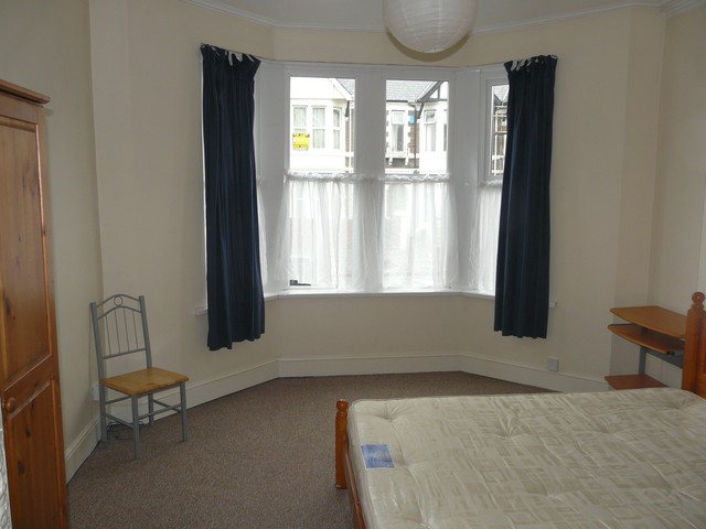  Image of 2 bedroom Ground Flat to rent in Whitchurch Road Heath Cardiff CF14 at Ground Floor  Cardiff, CF14 3JR
