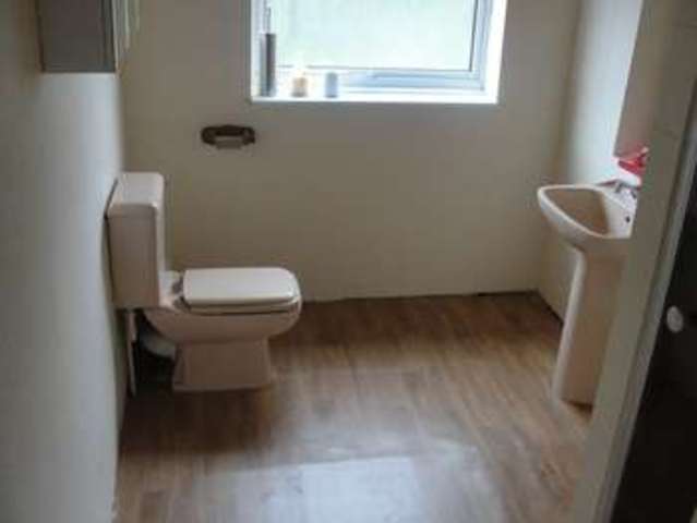  Image of 2 bedroom Terraced house to rent in Whitehall Road Redfield Bristol BS5 at Whitehall Road Whitehall Bristol, BS5 9BE