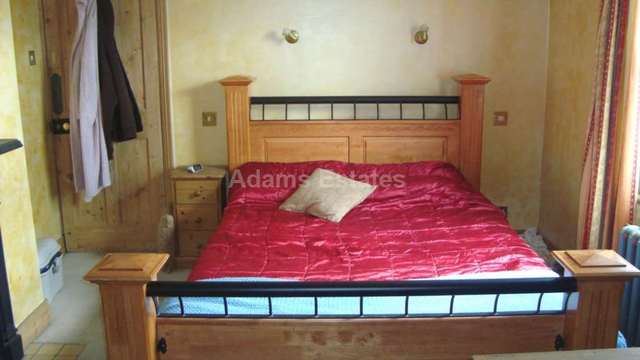  Image of 2 bedroom Semi-Detached house to rent in Whitley Wood Lane Reading RG2 at Whitley Wood Lane  Reading, RG2 8PP