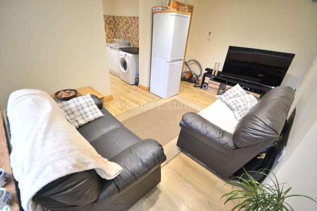  Image of 1 bedroom Apartment to rent in Whitley Wood Lane Reading RG2 at Whitley Wood Lane Whitley Reading, RG2 8PS