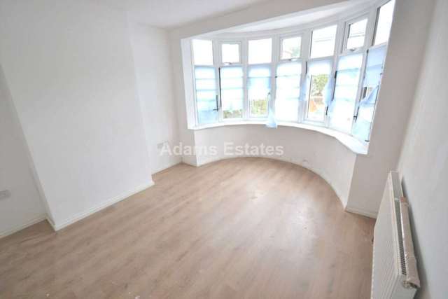  Image of 3 bedroom Semi-Detached house to rent in Windermere Road Reading RG2 at Windermere Road  Reading, RG2 7HR
