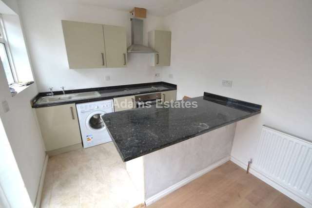  Image of 3 bedroom Semi-Detached house to rent in Windermere Road Reading RG2 at Windermere Road  Reading, RG2 7HR
