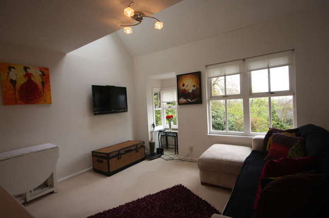  Image of 2 bedroom Maisonette to rent in Windmill Rise Kingston upon Thames KT2 at Surrey  Kingston Upon Thames, KT2 7TU