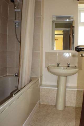  Image of 1 bedroom Flat to rent in Winston Close Woodford Halse Daventry NN11 at Winston Close  Daventry, NN11 3NT