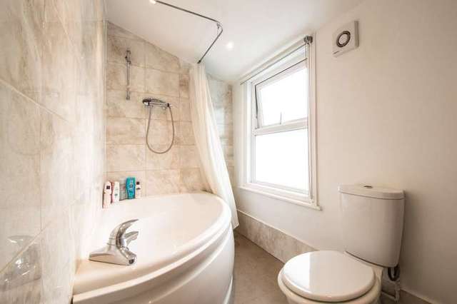 Image of Detached house to rent in Winstonian Road Cheltenham GL52 at Cheltenham Gloucestershire, GL52 2JD