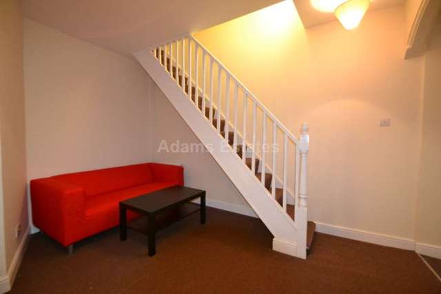  Image of 2 bedroom Flat to rent in Wokingham Road Earley Reading RG6 at Wokingham Road  Reading, RG6 1LH