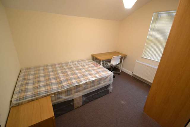  Image of 2 bedroom Flat to rent in Wokingham Road Earley Reading RG6 at Wokingham Road  Reading, RG6 1LH