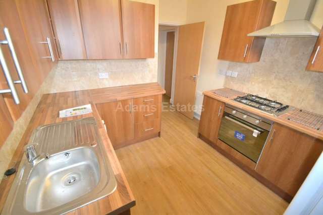  Image of 1 bedroom House Share to rent in Wokingham Road Earley Reading RG6 at Wokingham Road  Reading, RG6 1LH